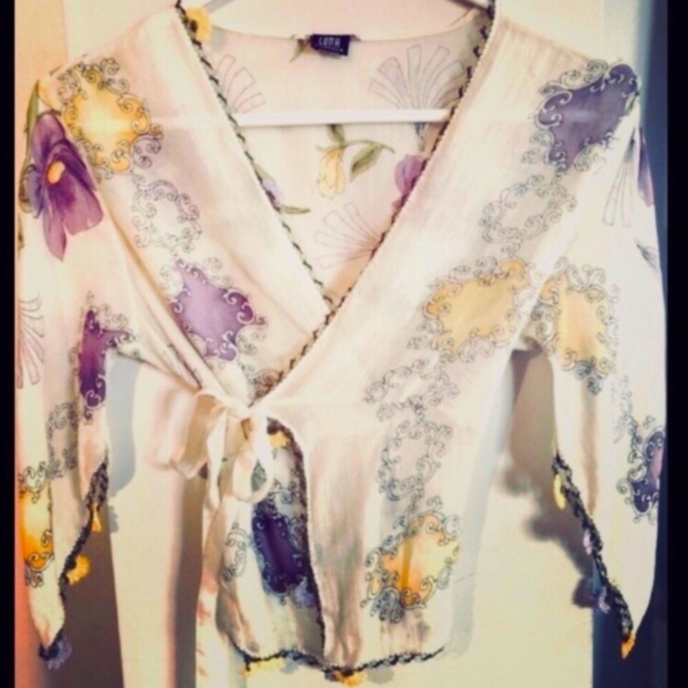 BEAUTIFUL WRAP SHIRT WITH AMAZING DETAILS